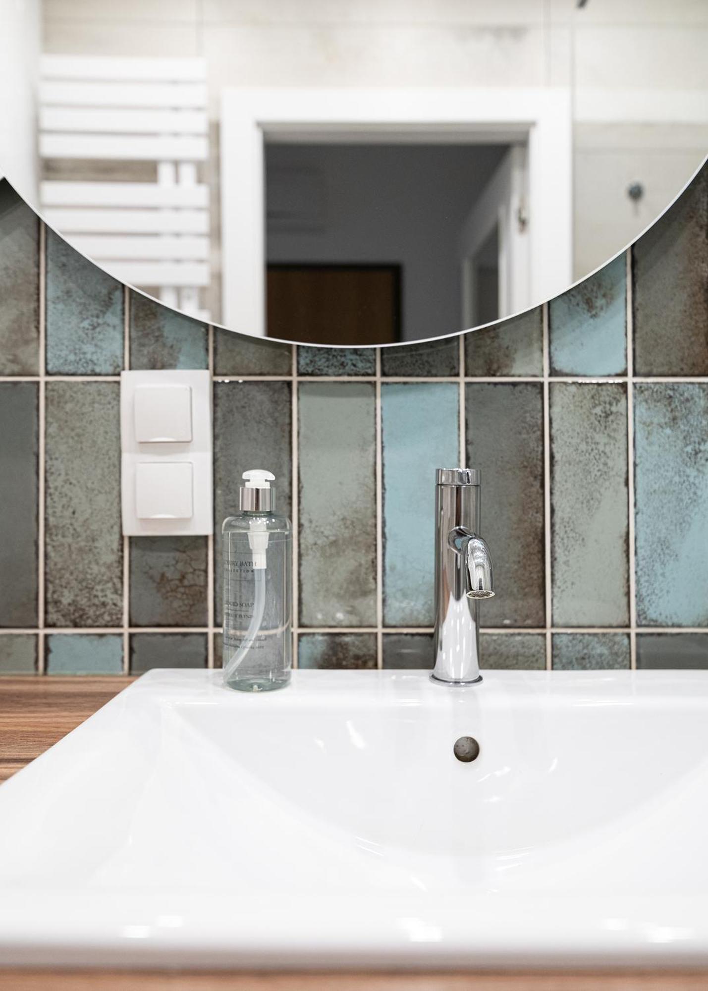 Rentplanet - Apartamenty Kasprzaka Warschau Buitenkant foto
